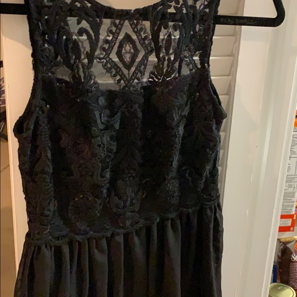 Francesca’s Black dress with sequence - Picture 1 of 5